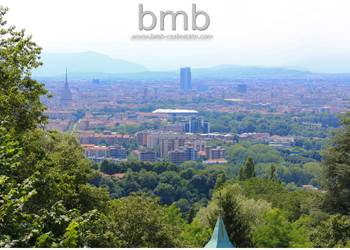SUGGESTIVA E PANORAMICA RESIDENZA CON GIARDINO