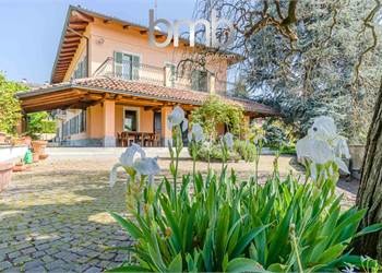 APPARTAMENTO DI CHARME CON GIARDINO IN DIMORA BI-FAMIGLIARE